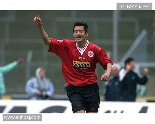 杨晨：从青涩少年到中国足球传奇的辉煌历程与影响